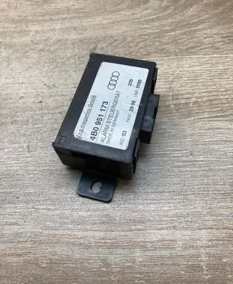 Audi A6 S6 C5 4B Alarm control unit/module 4B0951173