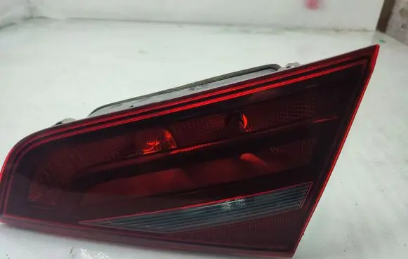Audi A3 S3 8V Tailgate rear/tail lights 8V4945094