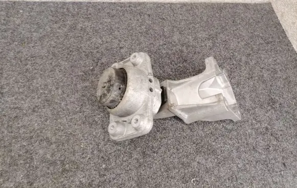 Land Rover Range Rover Velar Engine mount bracket HPLA6061AB JPLA6A003AC HPLA6061