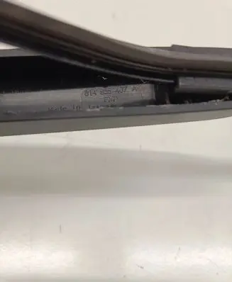 Rear wiper blade arm