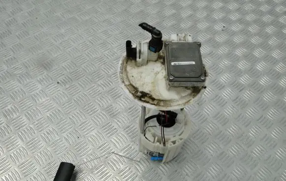 Hyundai Tucson TL In-tank fuel pump 31110-D7000