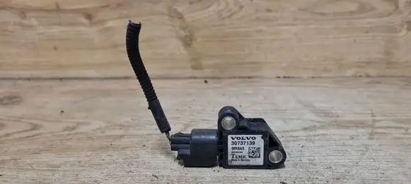 Volvo V50 Airbag deployment crash/impact sensor 30737139