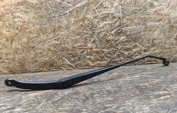 Fiat 500X Front wiper blade arm 51937616