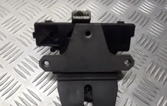 Ford Focus Tailgate exterior lock 3M51-R442A66