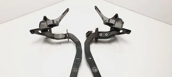 Volvo V70 Tailgate/trunk/boot hinge 8643158 8643157