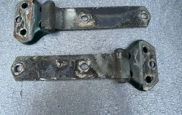 Nissan Terrano Loading door hinge set 904000F000