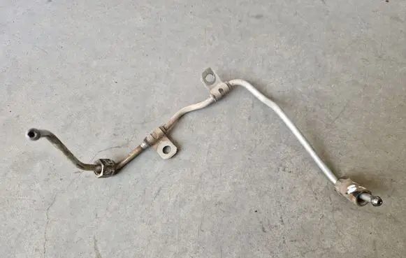 Toyota Hilux (AN10, AN20, AN30) Fuel injector supply line/pipe 