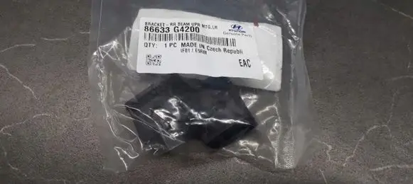 Hyundai i30 Tie down hook / loop 86633G4200