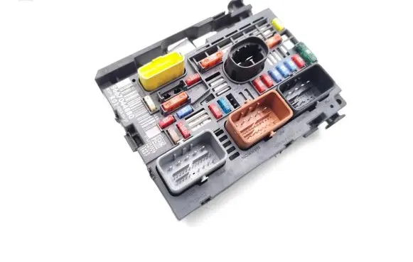 Citroen C4 I Picasso Fuse module 9667044880