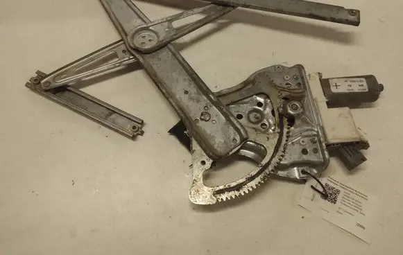 Toyota Avensis T250 Front door window regulator with motor 994024 992046100 6981005050
