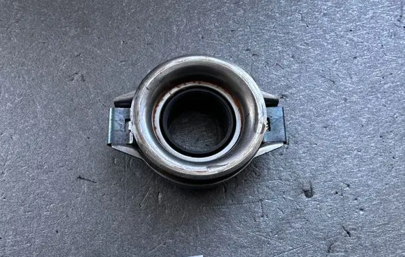 Nissan King Cab, Navara clutch release bearing 305021W718