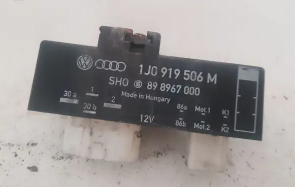 Volkswagen Polo IV 9N3 Coolant fan relay 898967000