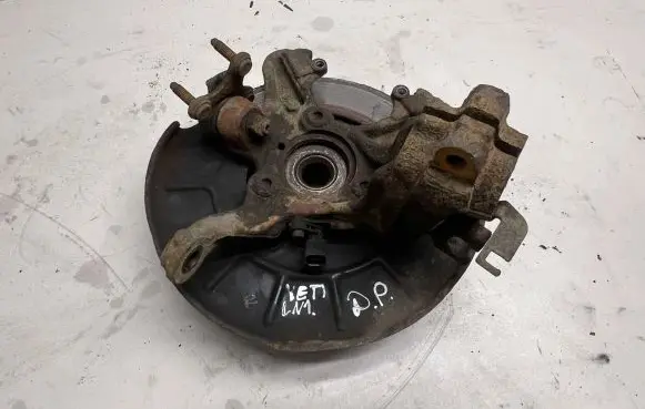 Front wheel hub
