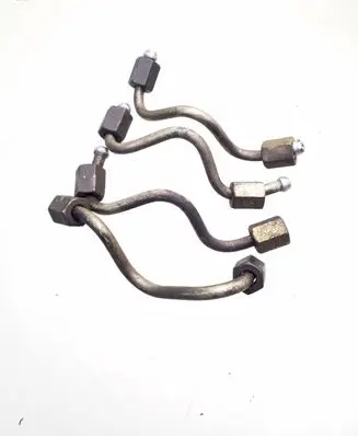 Hyundai Trajet Fuel injector supply line/pipe 