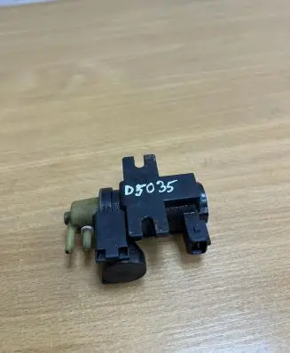 BMW X5 E70 Turbo solenoid valve 7626350 D5035