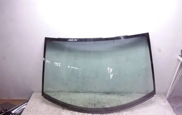 Volkswagen New Beetle Front windscreen/windshield window 