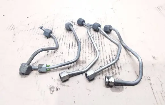 Citroen C5 Fuel injector supply line/pipe 