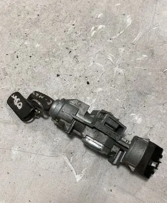Ford Focus C-MAX Ignition lock 3M513F880AC