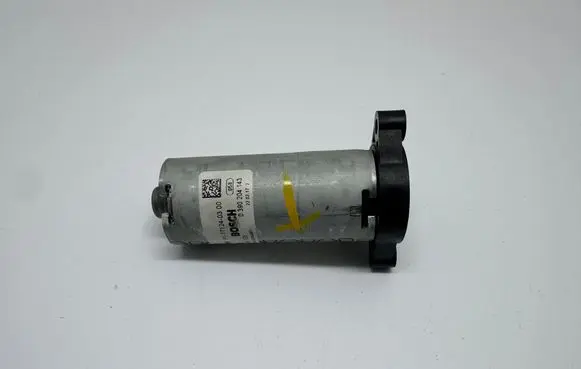 BMW 4 F32 F33 Seat adjustment motor 0390204143