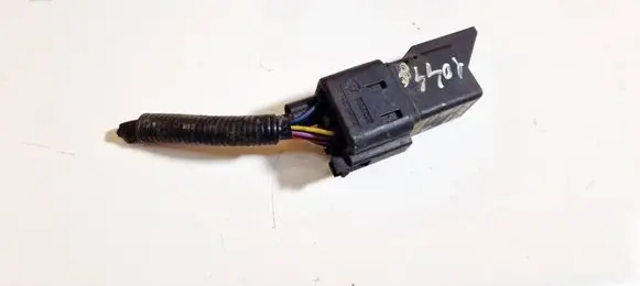 Honda FR-V Glow plug pre-heat relay 0281003044