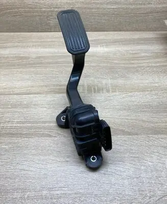 Toyota Prius (NHW20) Accelerator throttle pedal 7812047050 1988003200