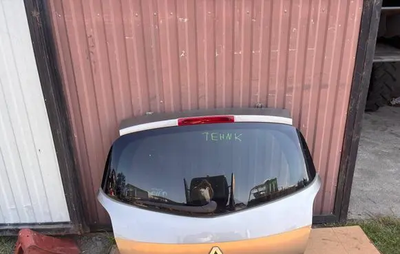 Renault Clio III Tailgate/trunk/boot lid 181851