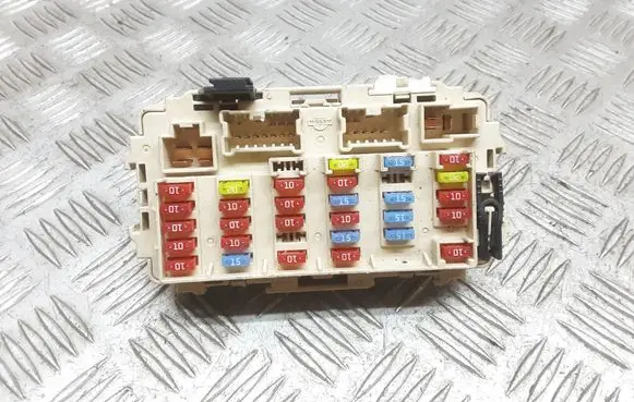 Nissan X-Trail T30 Fuse module