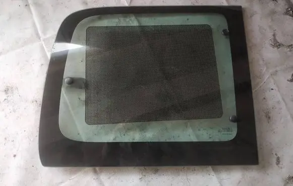 Citroen Berlingo Rear side window as2