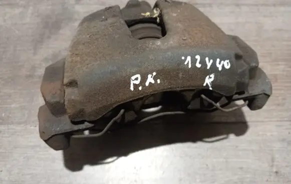 Volvo V40 Front brake caliper 31341487