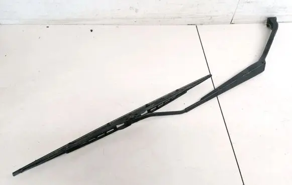 Toyota RAV 4 (XA20) Front wiper blade arm