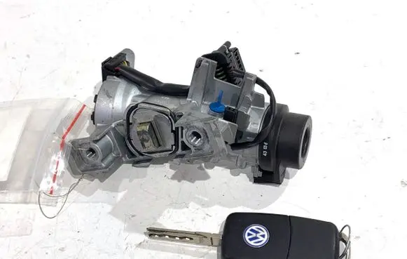 Volkswagen Golf V Ignition lock 1K0905851B