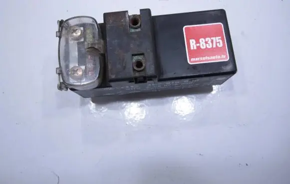 Volkswagen Golf III Coolant fan relay 357919506 898718000
