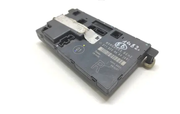 Mercedes-Benz E W211 Door control unit/module 2118208485