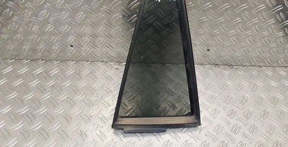 Toyota RAV 4 (XA40) Rear vent window glass 6818942050