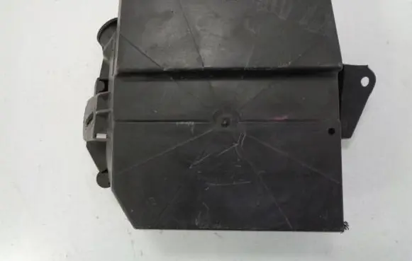 Renault Laguna III Fuse box cover 8200587123