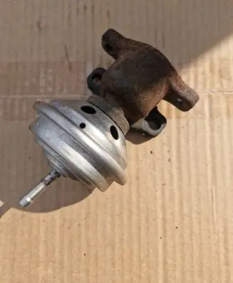 Audi A6 S6 C5 4B EGR valve 028131501