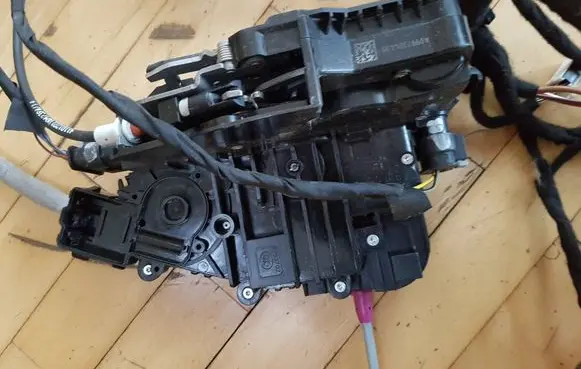 Mercedes-Benz GLS X166 Front door lock A0997304400