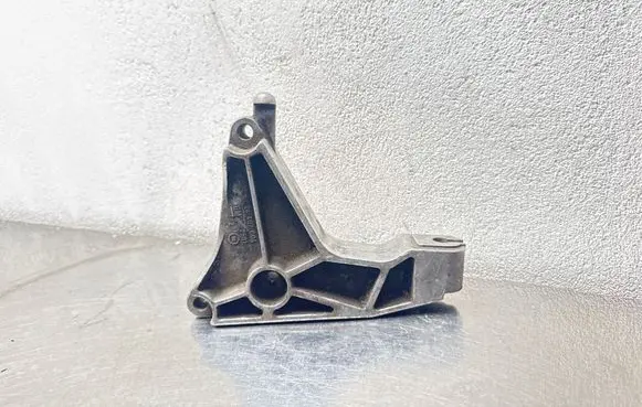 Opel Zafira A Engine mounting bracket 24407004