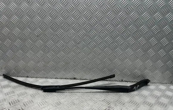 Mercedes-Benz ML W164 Front wiper blade arm A1648200540