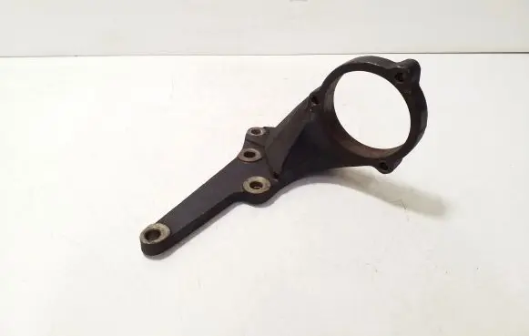 Nissan X-Trail T30 Driveshaft support bearing bracket 