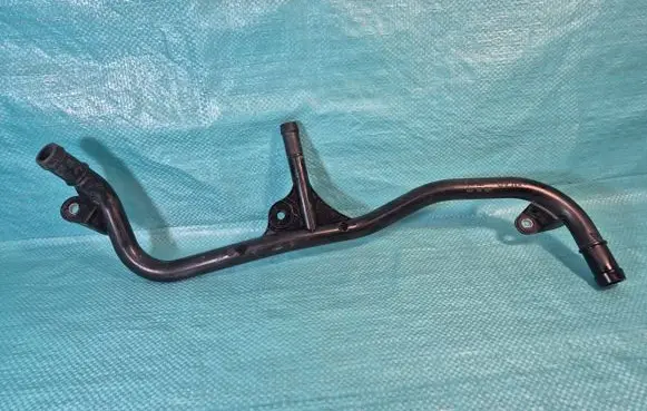 Volkswagen Golf VII Engine coolant pipe/hose 05E121070