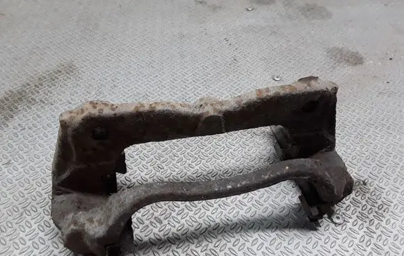 Toyota Auris 150 Front Brake Caliper Pad/Carrier 