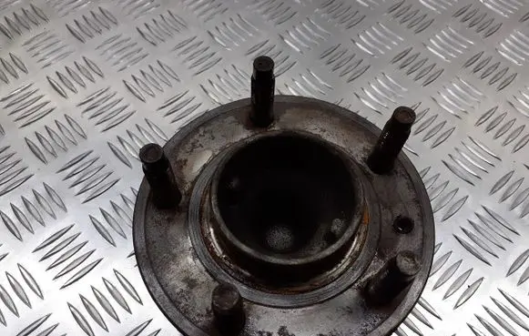 Opel Astra J Rear wheel bearing hub 