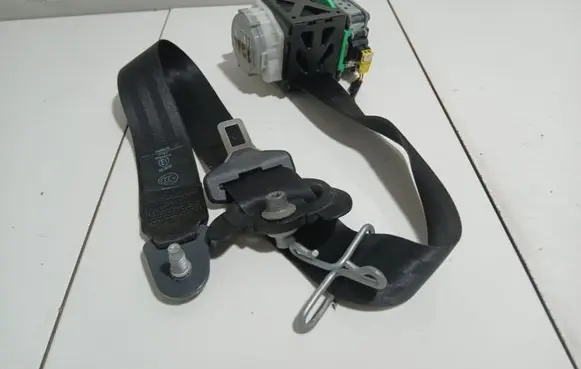 Citroen C4 II Front seatbelt 98026077XX