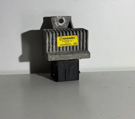 Renault Master III Glow plug pre-heat relay 8200859243
