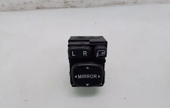 Toyota Avensis T250 Wing mirror switch