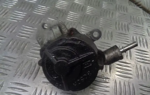Peugeot 206 Vacuum pump