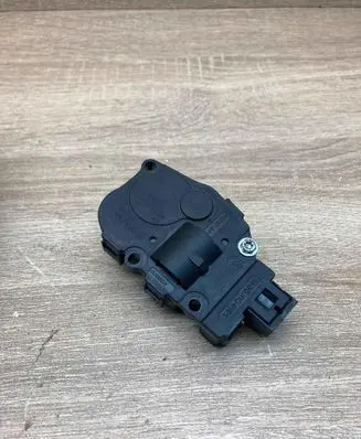Audi A4 S4 B8 8K Air flap motor/actuator 21082008 K9749005