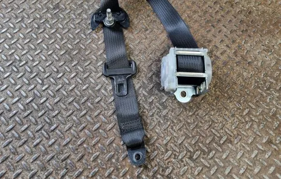 Dodge Challenger Rear seatbelt 2434234 5UZ23DX9AC