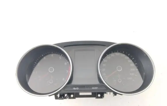 Volkswagen Polo V 6R Speedometer (instrument cluster) 6C0920740C 011860 A2C96768800